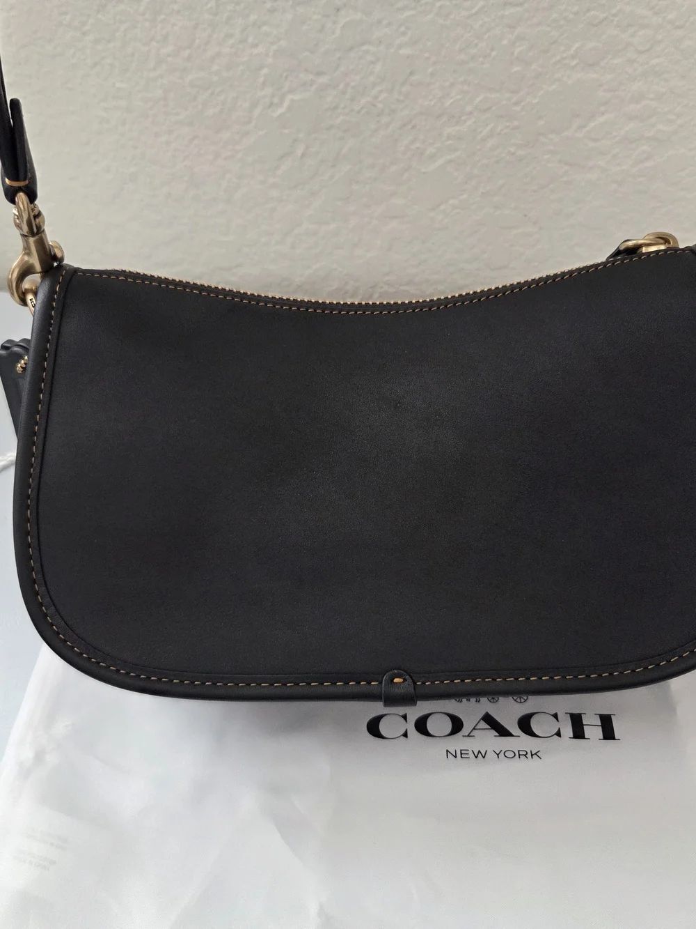 Coach Swinger Black Leather Shoulder Bag Crossbody - Picture 9 of 10